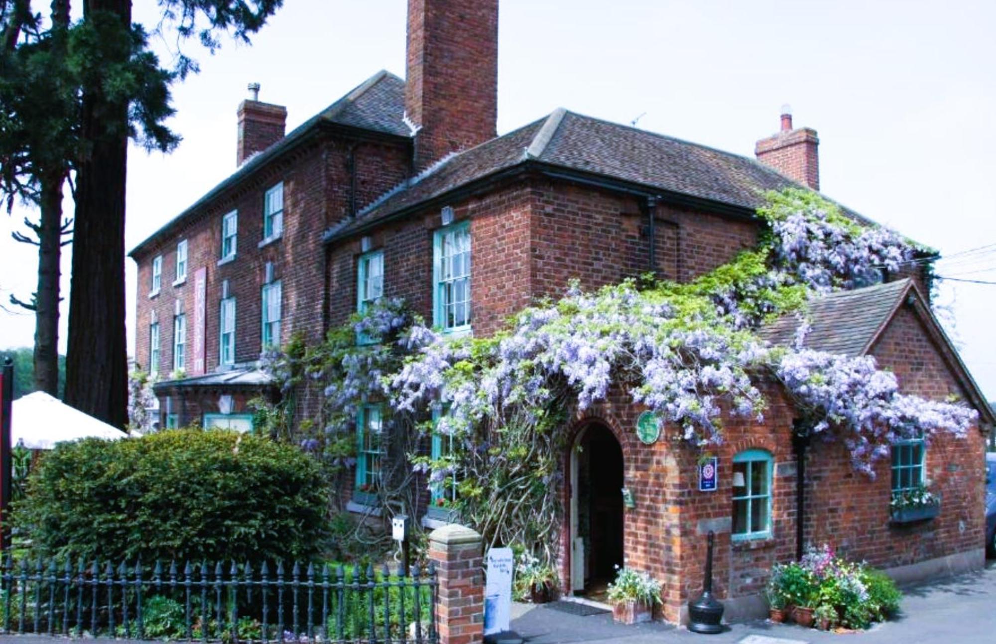 Old Orleton Inn Уелингтън Екстериор снимка